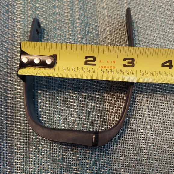 Fitbit bands bundle LG & SM with charger GUC - Picture 9 of 10